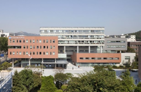 한국방송통신대학교.