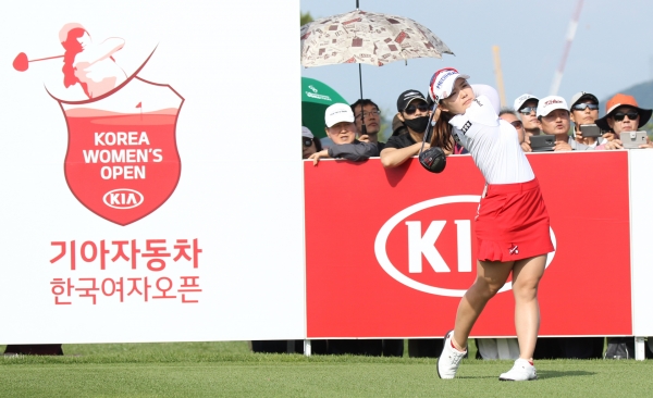 이다현 선수가 지난 제33회 한국여자오픈 대회에서 스윙을 하는 모습. 사진=기아자동차