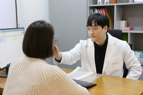 사진 : 우장산역 쁘띠케이의원 김재윤 원장