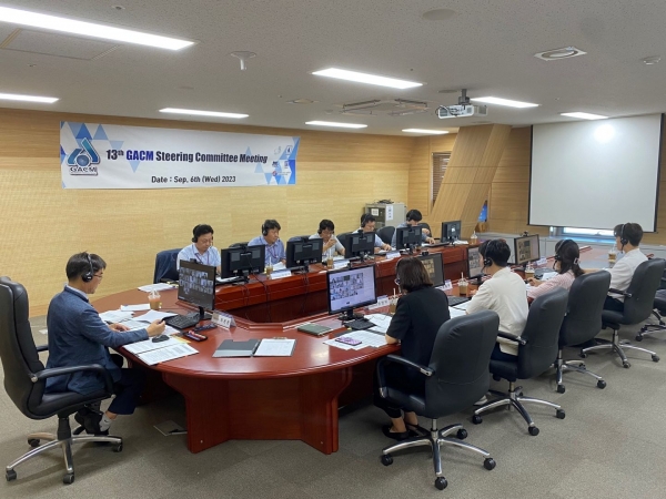 한국가스안전공사(사장 임해종)는 6일 2024년 제13회 GACM 본회의 한국 개최에 대비해 서태평양지역 5개 가스기기 인증기관 관계자 약 30명이 참여한 가운데 온라인 방식으로 운영위원회를 개최했다.