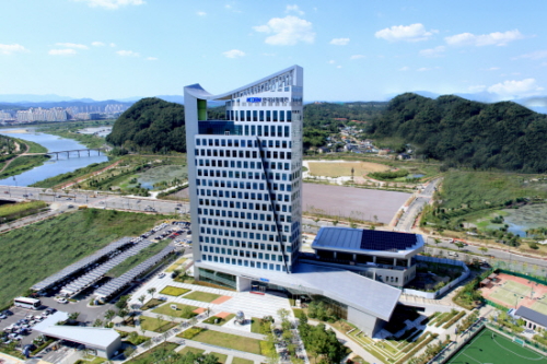 ▲ 경남진주혁신도시에 위치한 한국남동발전 사옥 전경.
