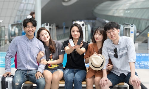 ▲ SK텔레콤이 기존 'T포켓파이'에 해외 데이터 로밍 기능을 추가한 'T포켓파이 R' 기기와 함께 전용 요금제인 'T파이 로밍 요금제' 3종을 25일 출시한다. SK텔레콤 제공