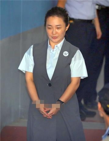 ▲ 지난달 31일 2심 선고 공판이 열리는 서울 서초구 서울고법 청사로 들어서는 박채윤씨