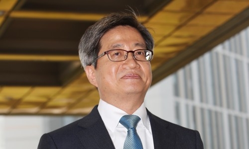 ▲ 첫 출근 하는 김명수 신임 대법원장