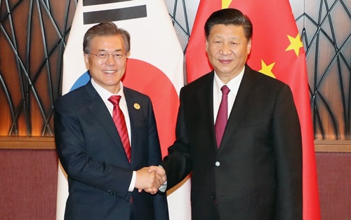 ▲ APEC 정상회의 참석 중인 문재인 대통령과 시진핑 중국 국가주석