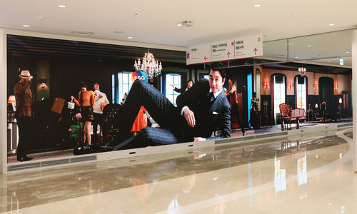 ▲ SSG닷컴이 코엑스몰에서 진행한 미디어월 브랜딩 광고 영상.