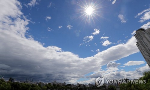 ▲ 태풍 영향권에서 벗어난 24일 오전 대구 하늘.