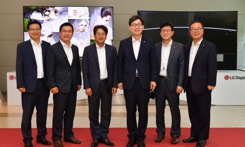 ▲ 이대훈 NH농협은행장 (왼쪽에서 네번째)