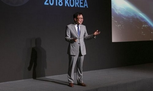 ▲ 지난 7월 삼성 파운드리 포럼 2018 코리아에서 기조연설을 하고 있는 정은승 삼성전자 파운드리사업부장 사장(사진=연합)