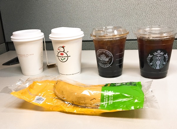 ▲ 커피전문점 업계가 친환경 포장재 도입에 열을 올리고 있다. (왼쪽부터) 투썸플레이스, 커피빈, 엔제리너스, 스타벅스.