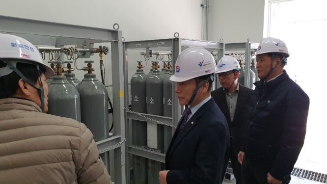 ▲ (가운데)김종범사장직무대행.