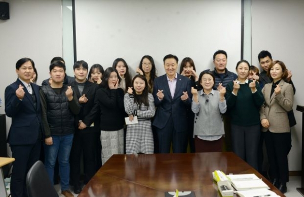 서민금융진흥원(이하 서금원, 원장 이계문)이 지난 17일 서민금융 온라인대출상담 채널인 맞춤대출서비스 2019년도 실적을 발표하고 현장간담회를 개최했다.