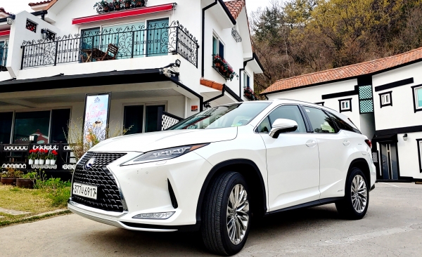 렉서스가 출시한 프리미엄 대형 SUV 'RH 450L 리무진'