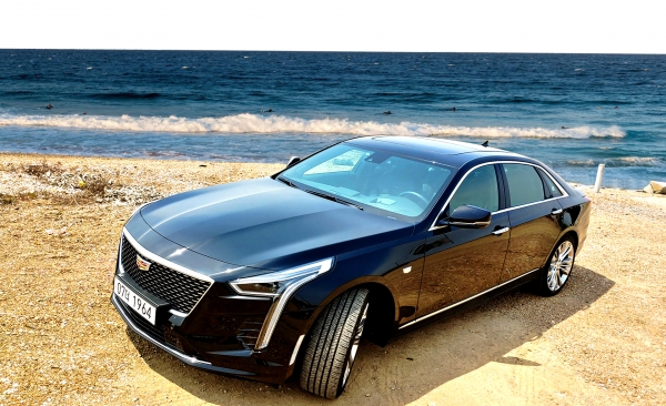 아메리칸 정통 프리미엄 대형 세단 '캐딜락 REBORN CT6'