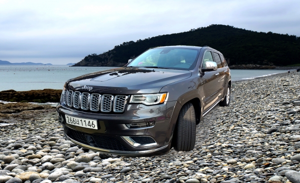 정통 아메리칸 SUV의 자존심 JEEP '그랜드체로키'