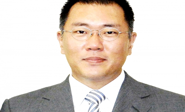 현대차그룹이 최근 집중 호우로 인한 피해 복구와 이재민 지원이 신속하게 이뤄질 수 있도록 성금 20억원을 희망브리지 전국재해구호협회에 10일 전달하고 임직원들이 긴급지원단을 구성해 생필품 지원과 세탁서비스 등의 긴급 구호활동에 나섰다. 정의선 현대자동차그룹 수석부회장. 사진=현대자동차그룹