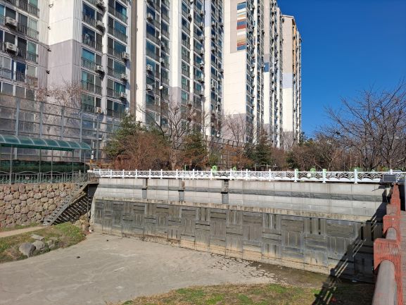 용현갯골수로 차집관거 악취가림막