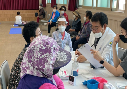 연천군보건의료원 최병용원장(우)