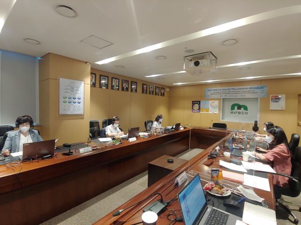 한국광해관리공단이 26일 원주본사에서 온라인 연수 입교식을 진행하고 있다.