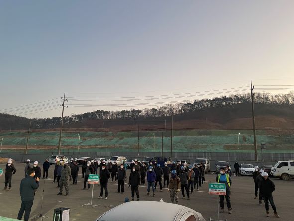 검단신도시 택지조성공사 임금체불 예방활동 모습.(사진제공=인천도시공사)