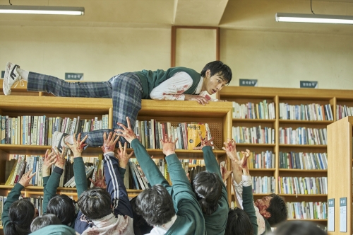 국내 OTT 시장 경쟁이 더 뜨거워졌다. 사진은 넷플릭스 기대작 '지금 우리 학교는' 포스터.