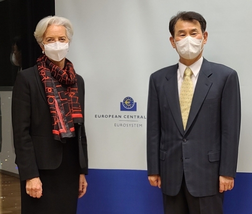 크리스틴 라가르드 유럽중앙은행(ECB) 총재와 정은보 금감원장. 사진=금융감독원