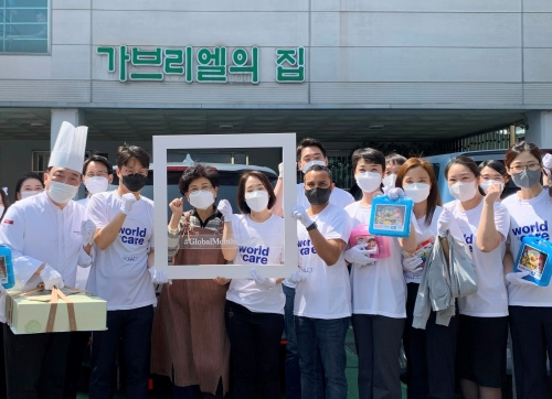 그랜드 하얏트 서울 호텔이 지난 20일 중증장애인 보호시설 '가브리엘의 집'에 간식 전달 및 청소 봉사를 진행했다.