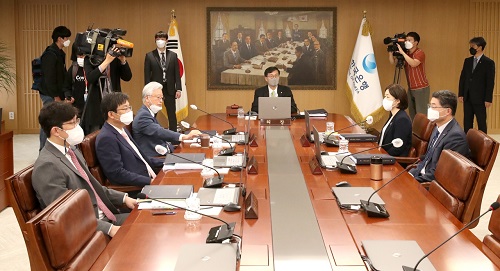 이창용 한은 총재가 금통위를 주재하고 있다. [사진=한은 제공]