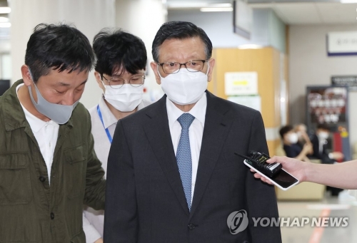 법정 출석하는 박삼구 전 금호아시아나그룹 회장.