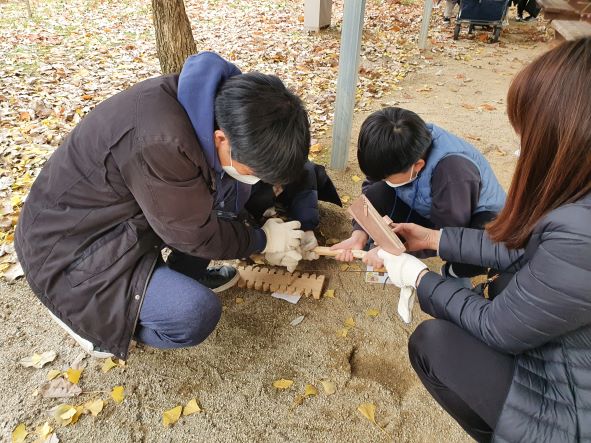 전곡선사박물관 선사교육 모습.(사진제공=경기문화재단 전곡선사박물관)