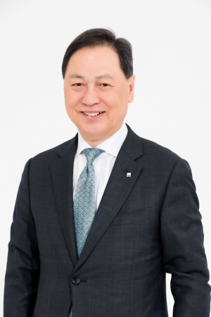 사진=강태선 비와이엔블랙야크 회장