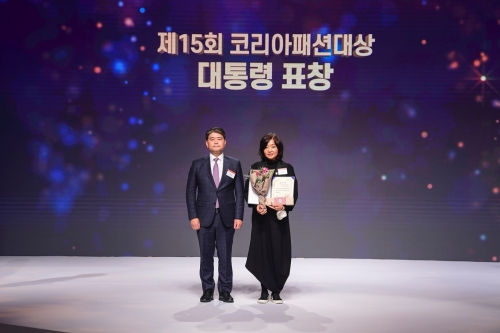 사진=(왼쪽부터) 주영준 산업통상자원부 산업정책실장, 한경애 코오롱인터스트리FnC CSO 부사장