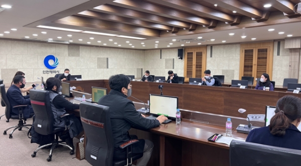 인천시는 지난 19일 공공건축가들과 '함께 만드는 도시공간' 간담회를 개최했다.
