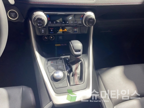 토요타 RAV4 PHEV. [사진 = 이찬우 기자]