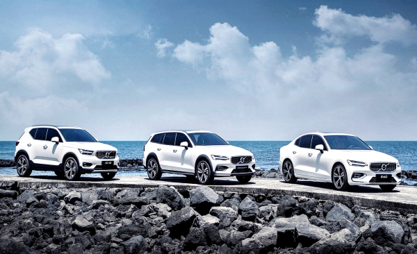 볼보의 마일드 하이브리드 (왼쪽부터) XC40, 크로스컨트리(V60), S60. 사진=볼보자동차코리아