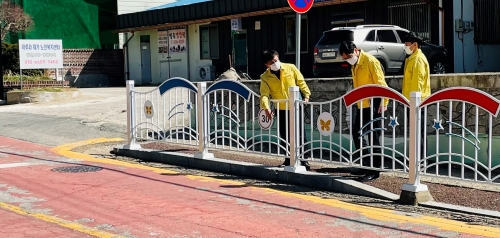 13일 실시된 학교 주변 위해요인 안전점검 모습