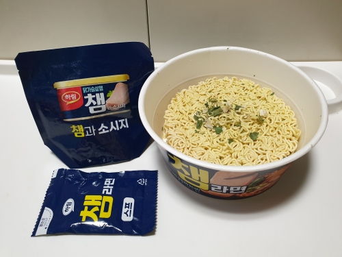 하림 챔라면 제품 구성. [사진=안솔지]