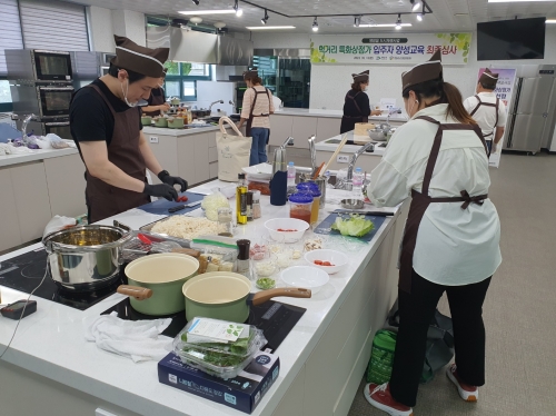 영암읍 매일시장 특화상점가 입주자 평가회