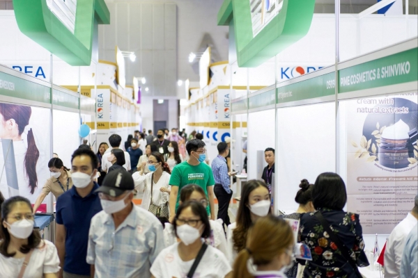 한국무역협회(회장 구자열)와 코엑스(사장 이동기)는 1일부터 '2023 베트남 국제 프리미엄 소비재전'과 '제11회 베트남 국제 베이비&키즈페어'를 개최하며 우리나라 3대 교역국인 베트남 시장 공략에 나선다.