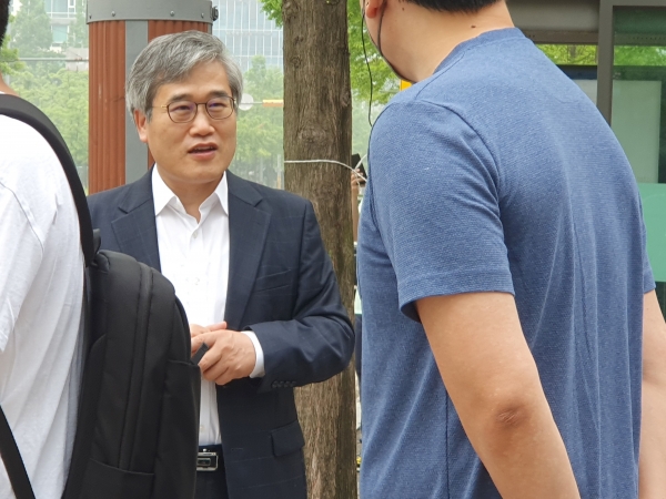 김진용 인천경제청장이 M버스 이용 불편 현장 확인 모습.