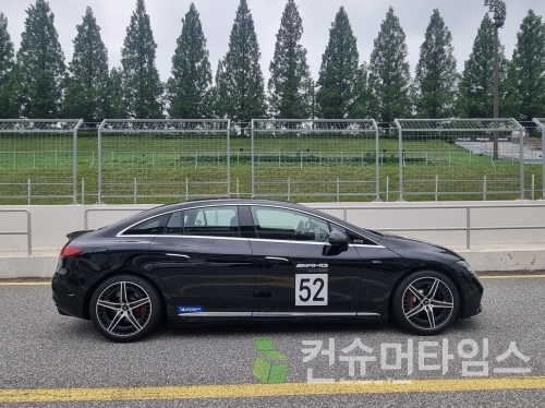 벤츠 EQE AMG 측면. [사진 = 이찬우 기자]