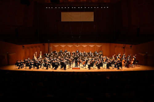 지난 25일 서울 예술의 전당 콘서트홀에서 진행된 폐막공연 모습. 이날 최수열 지휘자의 지휘 아래 부산시립교향악단이 연주했고, 서예리 소프라노가 협연을 펼쳤다.