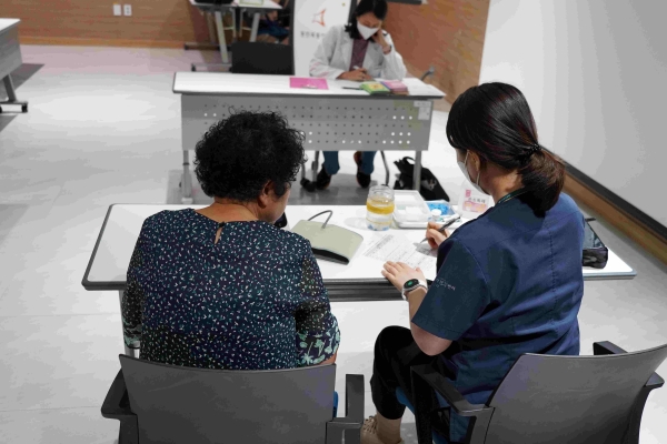 경기도교육청(교육감 임태희)은 학교 내 근로자의 건강관리와 산업재해 예방을 위해 '지역으로 찾아가는 근로자건강센터 건강증진 프로그램'을 운영한다.