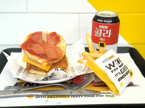 노브랜드 버거 페퍼로니피자 치킨 세트 [사진 = 안솔지 기자]