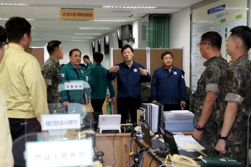 전라남도의회 서동욱 의장은 21일 을지연습 훈련이 진행되는 전남도 충무시설을 방문해 근무자들을 격려했다. /전남도의회 제공