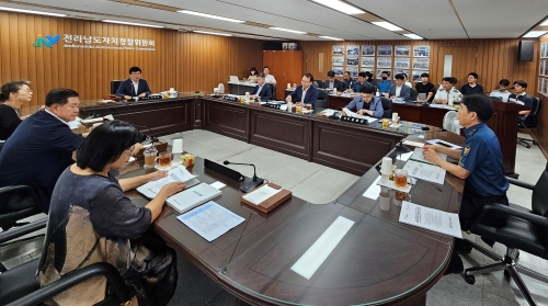 전남자치경찰위원회 8월 정기회의 모습/전남도 제공