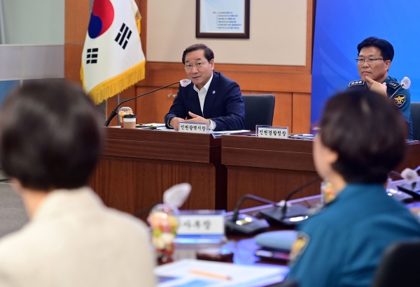 유정복 인천광역시장이 29일 인천경찰청에서 열린 '인천광역시-인천경찰청 23년 치안정책 협의회'에서 인사말을 하고 있다.