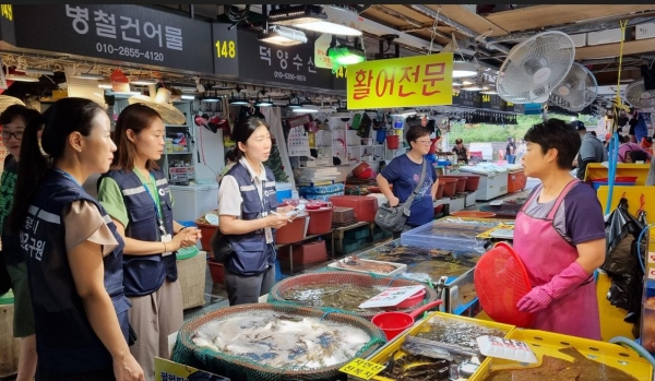 소래포구전통어시장 수거 모습(사진제공=인천시)