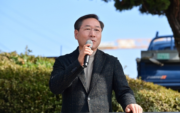 유정복 인천광역시장이 22일 미추홀구청 운동장에서 열린 '인천광역시자율방범연합회 제7회 직무경진대회'에서 축사를 하고 있다.