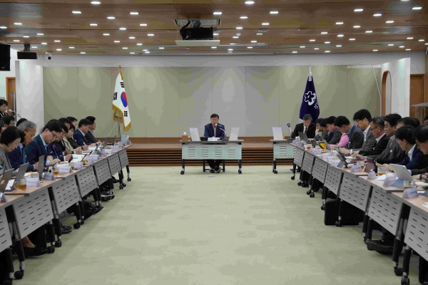 신상진 성남시장은 지난 3일 확대간부회의에서 각 실‧국 및 시 산하 공공기관의 2024년도 주요 업무계획에 대해 보고 받았다.
